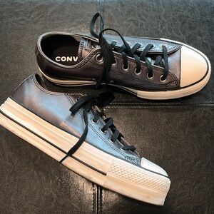 Converse women’s Chuck Taylor All Star Lift Platform Ox Blk/Wht 7.5